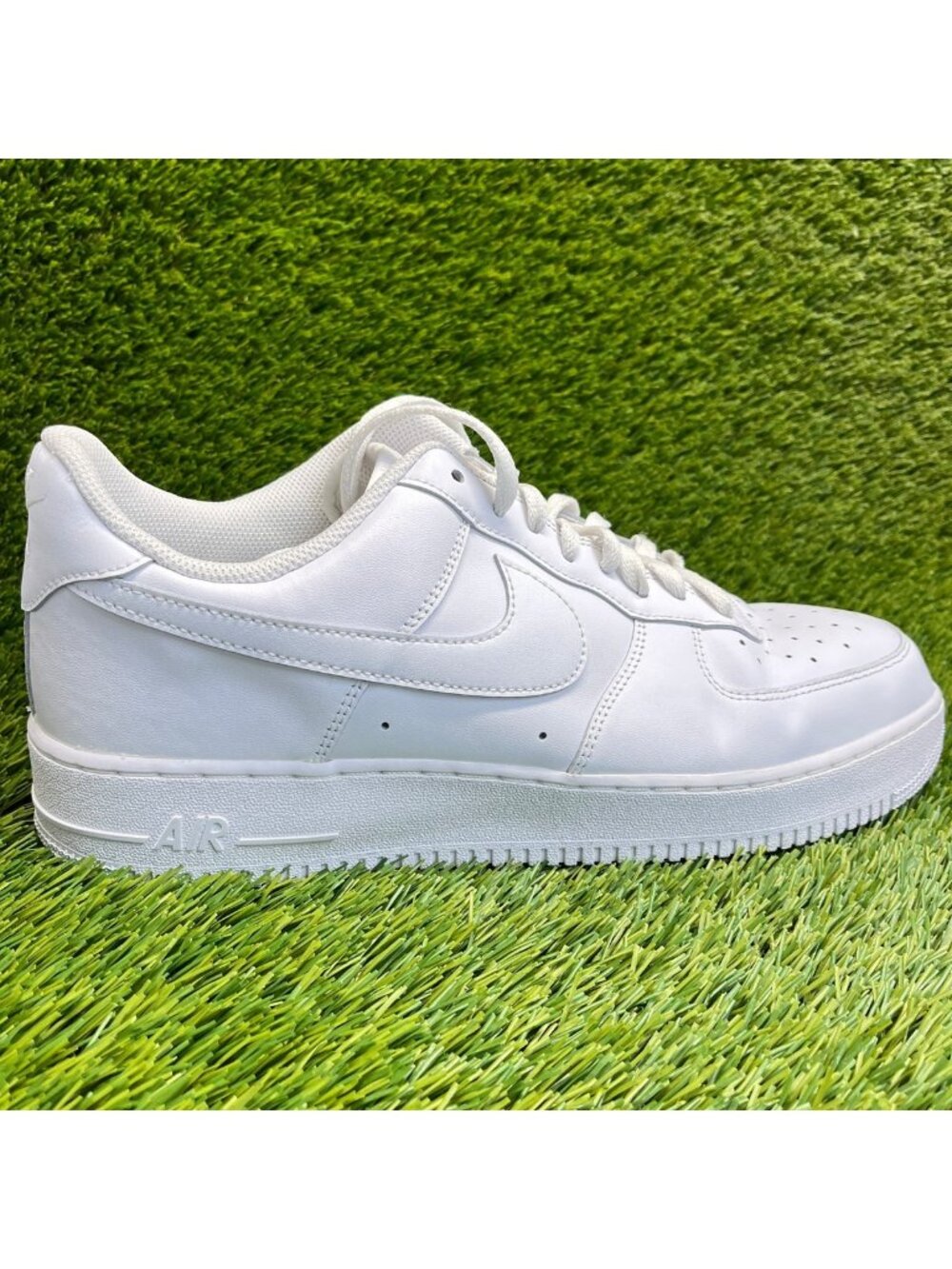 Nike Air Force 1 '07 Low Mens Size 13 White Athletic Lifestyle Shoes Sneakers